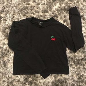 Black long sleeve from Forever 21! 🍒